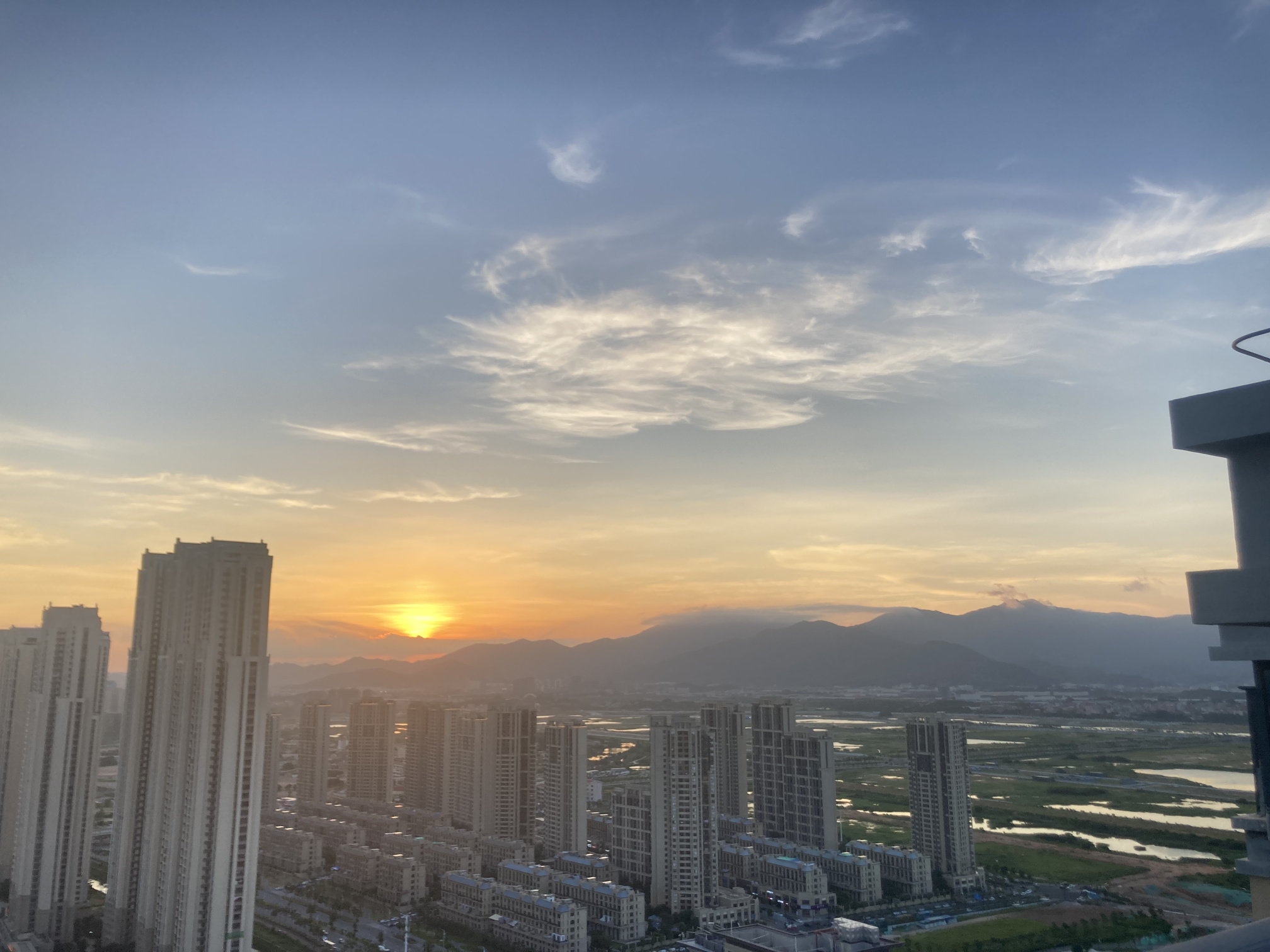 漫随天外云卷云舒