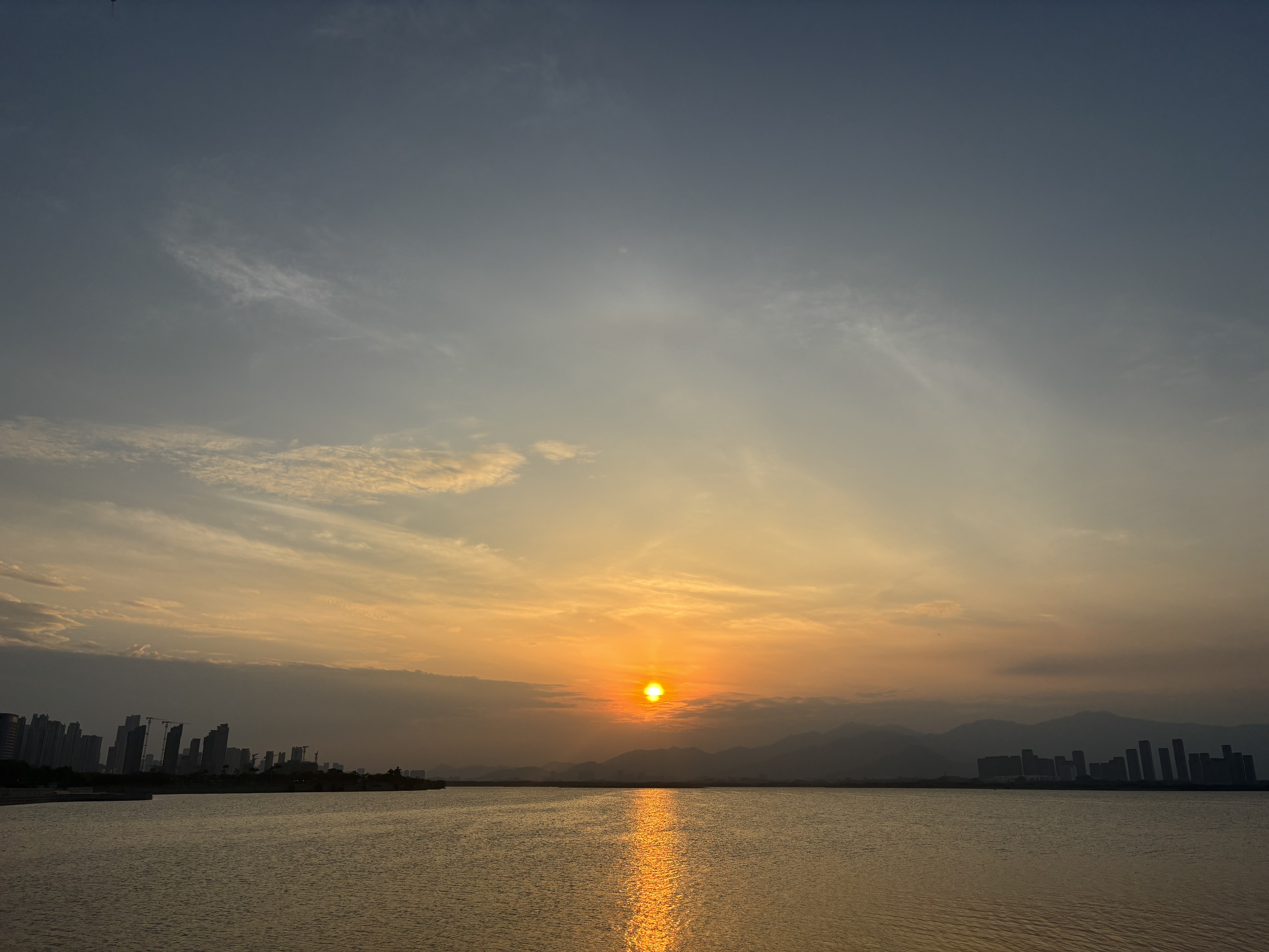 漫随天外云卷云舒